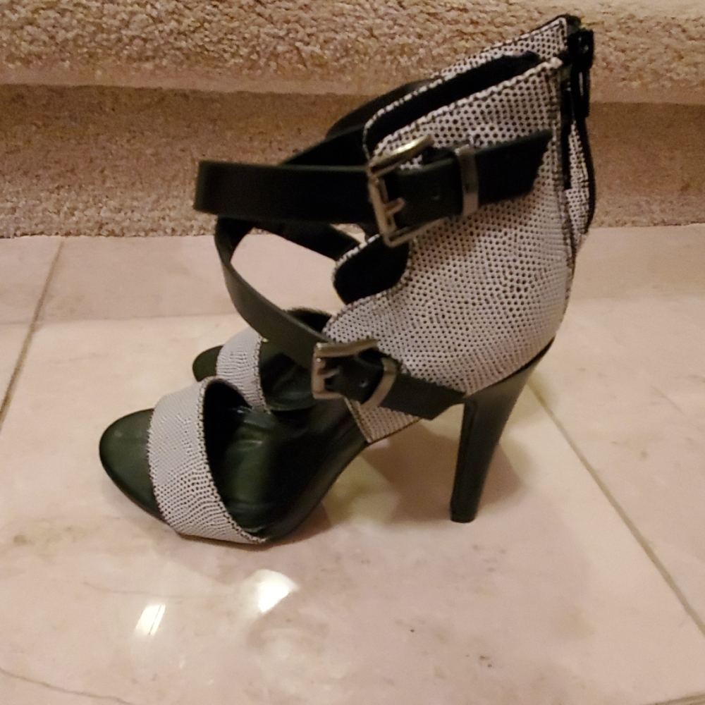 Charlotte  Russe Black and White Heels - Picture 2 of 4